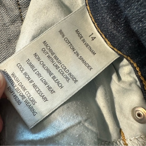 Slink Jeans Curvy size 14 Jeans rise 10 1/2", inseam 26" cropped, distressed - Picture 5 of 5